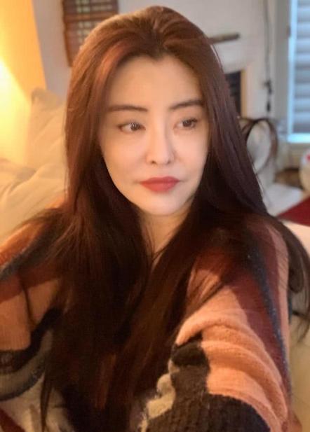 国产自拍偷拍在线老熟妇,老熟妇隐私曝光，引发社会关注